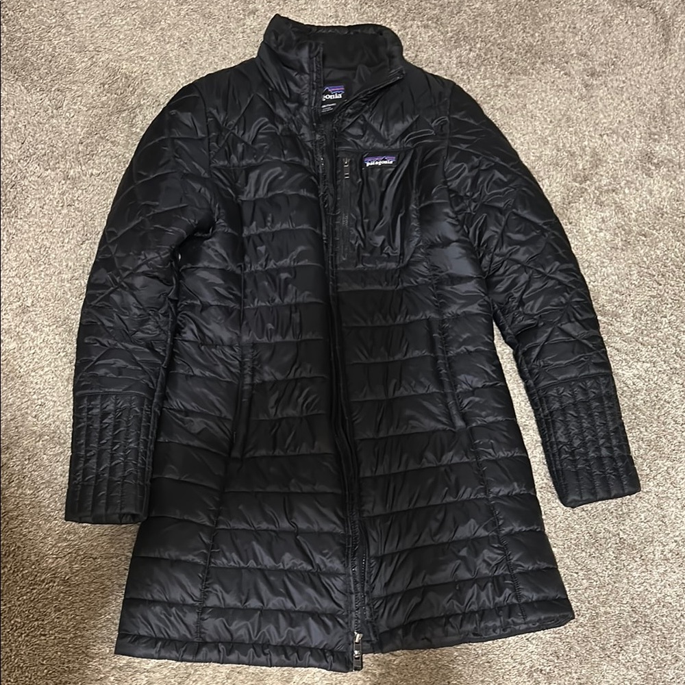 Patagonia Black Puffer Jacket with Quilted Design and High Collar